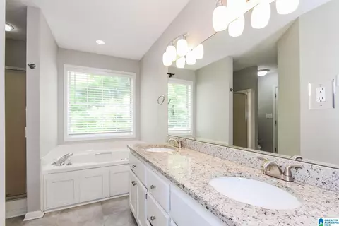Bath - 232 Warwick Ln, Alabaster, AL 35007 photo 1 of 3