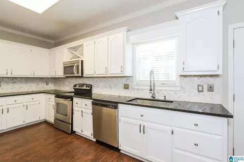 Kitchen - 232 Warwick Ln, Alabaster, AL 35007 photo 1 of 2