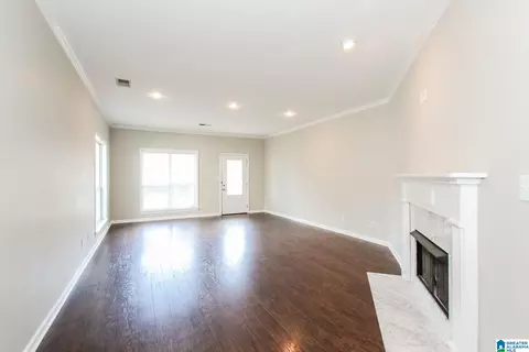Living - 232 Warwick Ln, Alabaster, AL 35007 photo 1 of 2