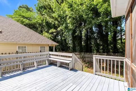 Exterior - 232 Warwick Ln, Alabaster, AL 35007 photo 5 of 7
