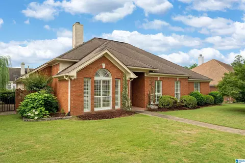 102 Stratford Cir, Pelham, AL 35124