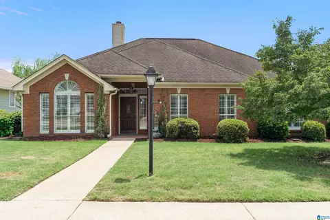 102 Stratford Cir, Pelham, AL 35124