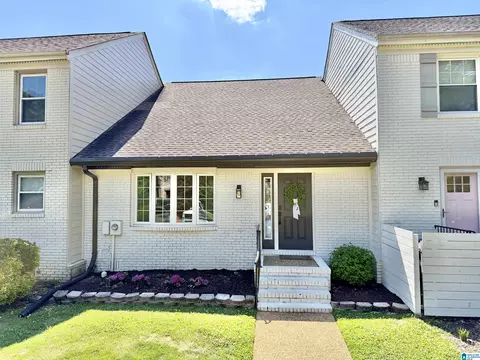 3846 Overton Manor Ln, Birmingham, AL 35243