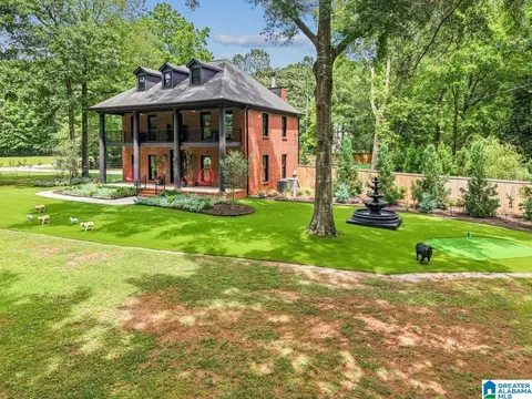 1800 Surrey Trl, Helena, AL 35080