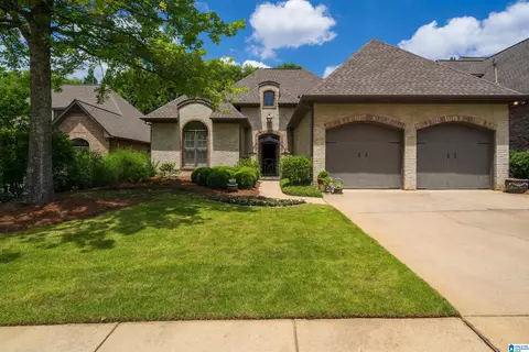 1672 Warren Ln, Vestavia, AL 35243