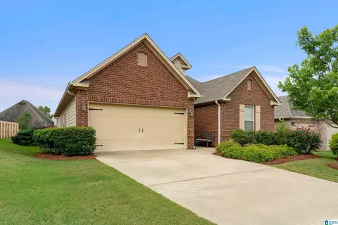 1012 Bethpage Ln, Calera, AL 35040