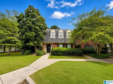 1 Chase Plantation Pkwy, Hoover, AL 35244