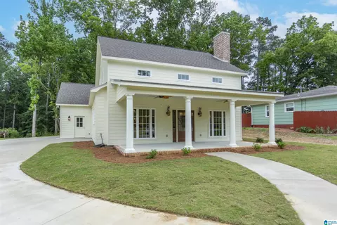 1913 Moncrief Rd, Gardendale, AL 35071