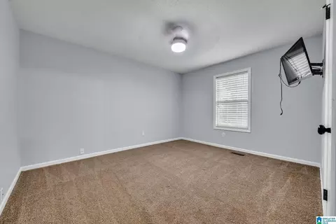 Bedroom - 5356 Memory Ln, Mount Olive, AL 35117 photo 3 of 7