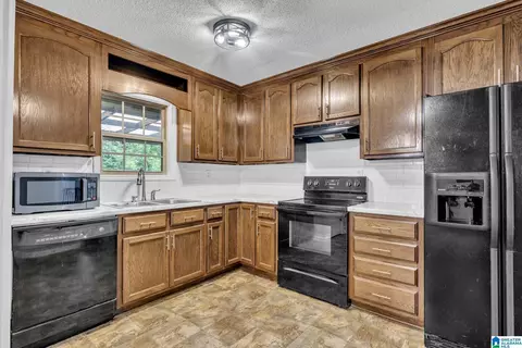 Kitchen - 5356 Memory Ln, Mount Olive, AL 35117 photo 4 of 4
