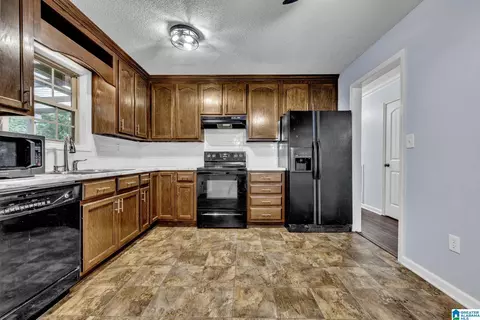 Kitchen - 5356 Memory Ln, Mount Olive, AL 35117 photo 3 of 4