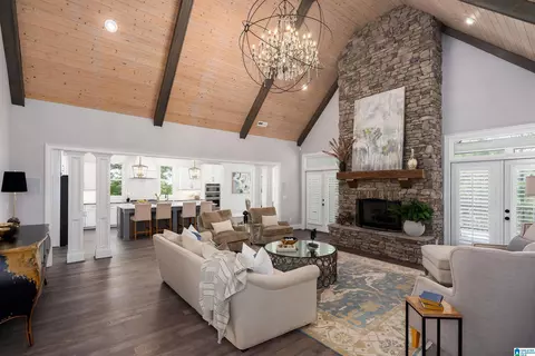 5726 Deercrest Ct, Trussville, AL 35173