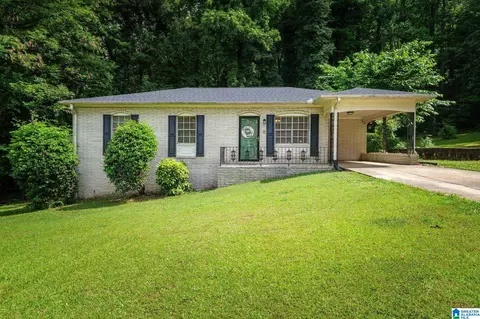 123 Lewis Dr, Hueytown, AL 35023
