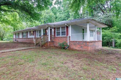 541 5th Ct, Pleasant Grove, AL 35127