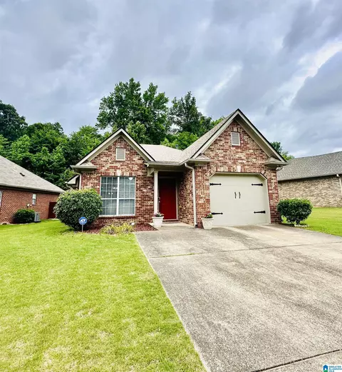 2080 Willow Glenn Dr, Birmingham, AL 35215