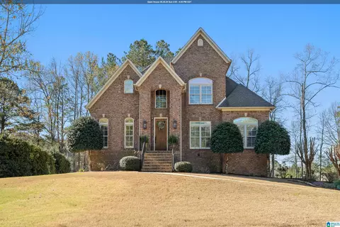 6315 Hunters Creek Dr, Trussville, AL 35173