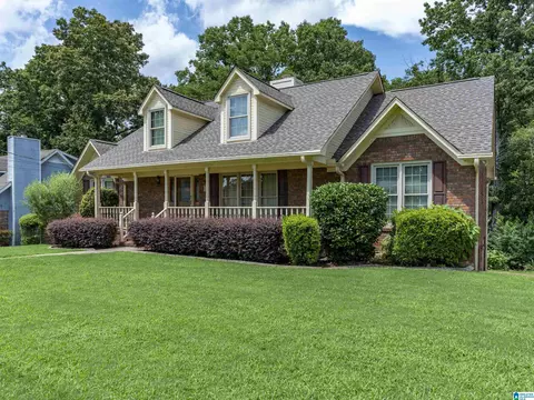 717 13th Ct, Pleasant Grove, AL 35127