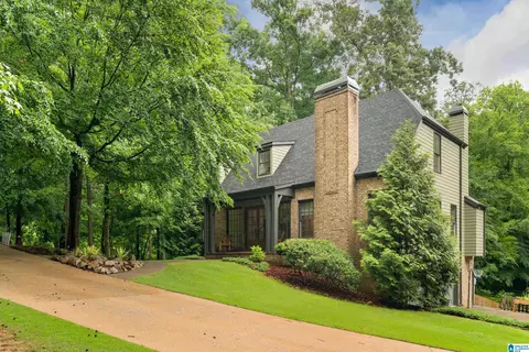 2225 Sterlingwood Dr, Cahaba Heights, AL 35243