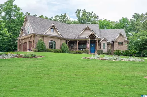 221 River Oaks Dr, Helena, AL 35080