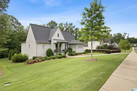 2021 Kinzel Ln, Hoover, AL 35242