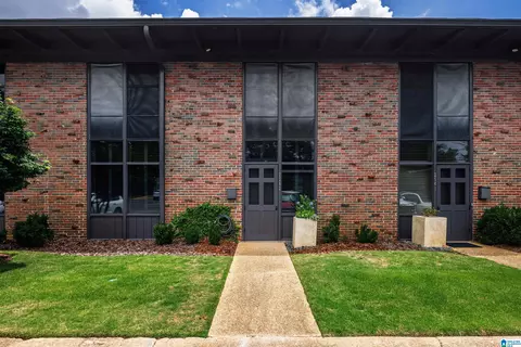 2542 Mountain Brook Cir #2542, Mountain Brook, AL 35223