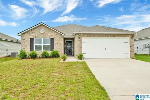 16426 Natchez Dr, Moundville, AL 35474