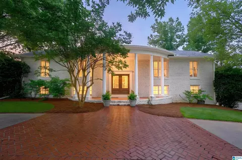 2613 Vestavia Forest Pl, Vestavia Hills, AL 35216