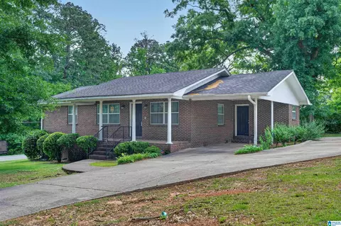 700 Twin Ridge Dr, Bessemer, AL 35020
