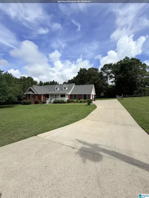 102 Crestview Dr, Clanton, AL 35045