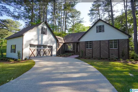 520 Julianne Dr, Leeds, AL 35094