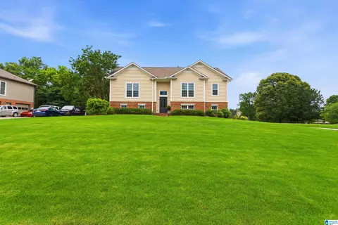 140 Heather Ridge Dr, Pelham, AL 35124