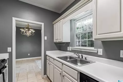 231 Cambrian Ridge Trl, Pelham, AL 35124