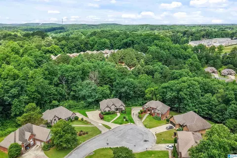576 Fultonbrook Dr, Fultondale, AL 35068