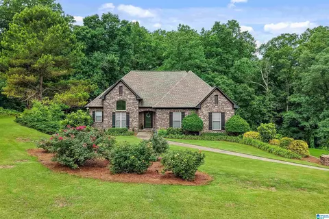 576 Fultonbrook Dr, Fultondale, AL 35068