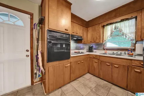 Kitchen - 357 Lenlock Dr, Anniston, AL 36206 photo 2 of 2