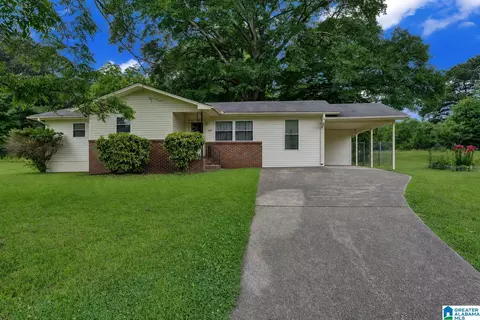 3609 Red Oak Dr, Adamsville, AL 35005