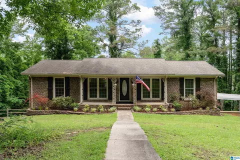 374 Valley Ln, Warrior, AL 35180