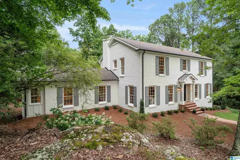 3022 Weatherton Dr, Mountain Brook, AL 35223