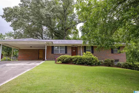 1004 Normandale Cir, Bessemer, AL 35023