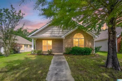 257 Village Dr, Calera, AL 35040
