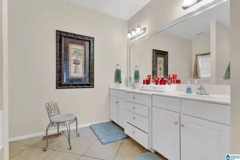 Bath - 1114 Hampton Dr, Morris, AL 35116 photo 3 of 7