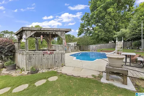Exterior - 1114 Hampton Dr, Morris, AL 35116 photo 5 of 17