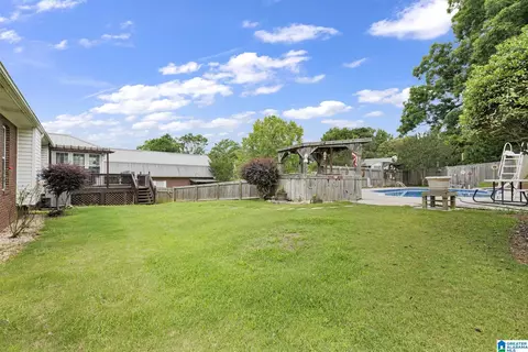 Exterior - 1114 Hampton Dr, Morris, AL 35116 photo 4 of 17