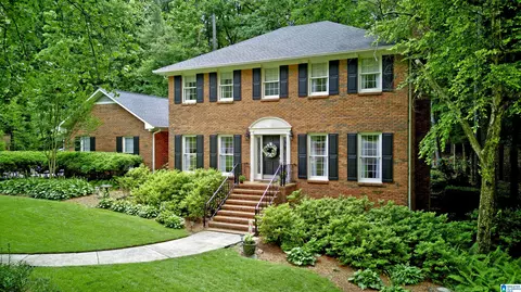 936 Tulip Poplar Ln, Hoover, AL 35244