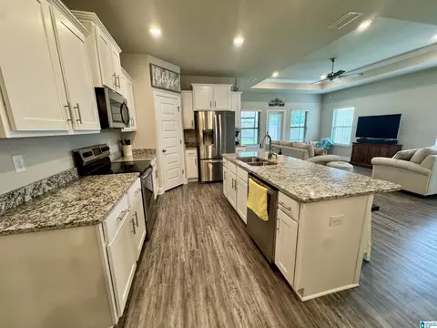 Kitchen - 9434 Eiland Rd, Foley, AL 36535 photo 2 of 4