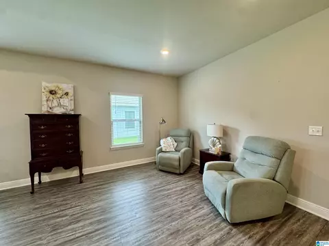Living - 9434 Eiland Rd, Foley, AL 36535 photo 1 of 2