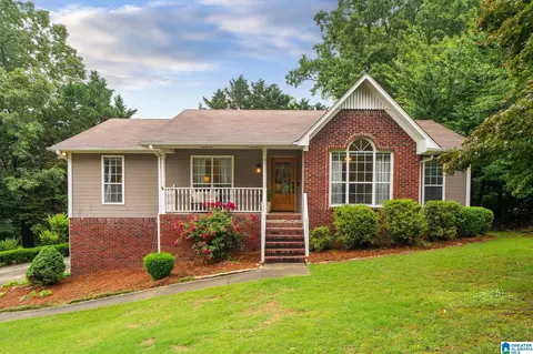205 Oak Cir, Trussville, AL 35173