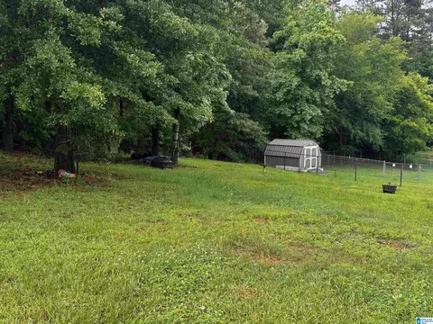 Exterior - 804 Cheyenne Dr, Warrior, AL 35180 photo 4 of 5