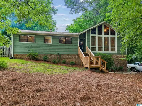 1031 Kings Forest Dr, Leeds, AL 35094