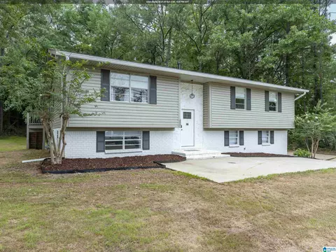 500 Crosscreek Trl, Pelham, AL 35124